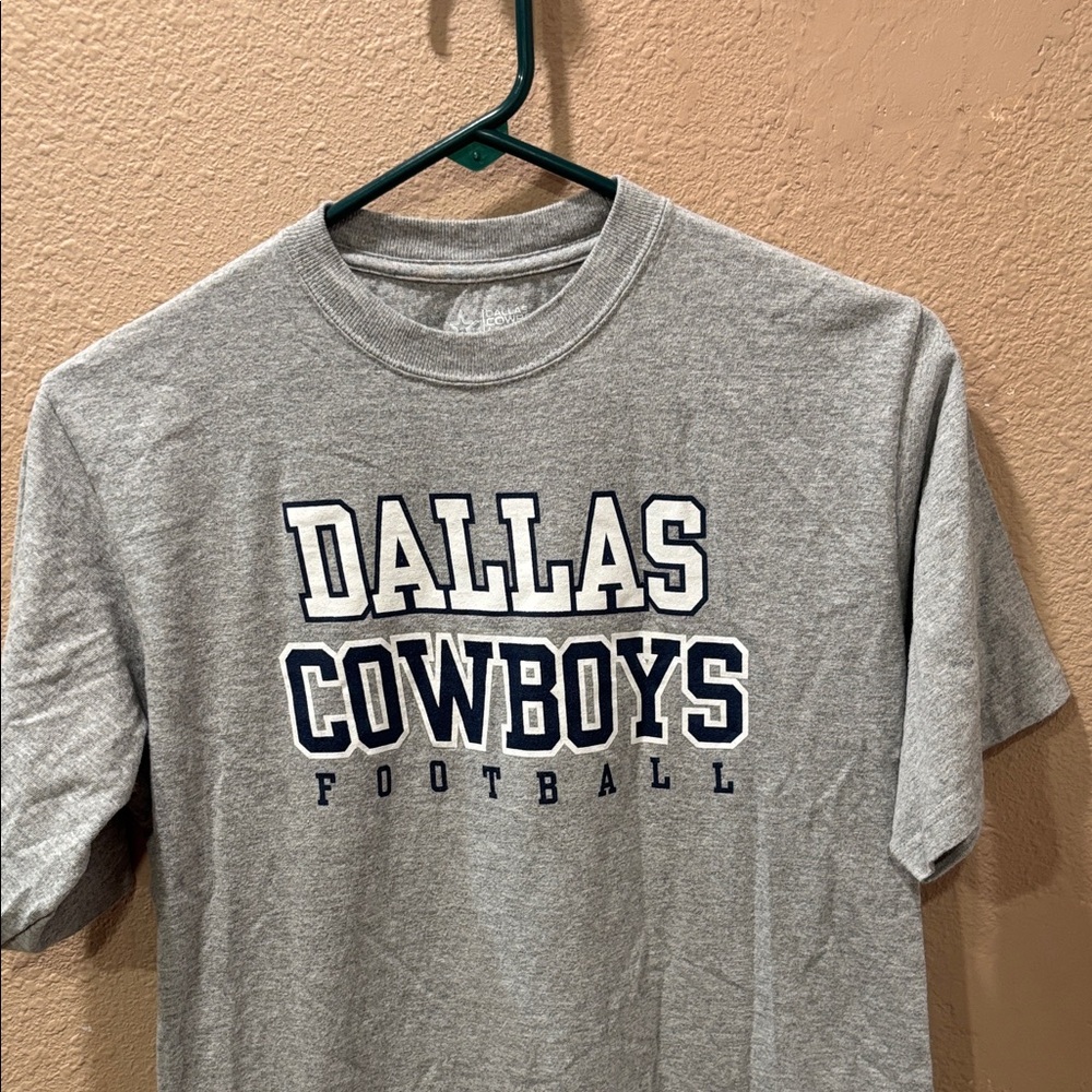 Authentic Dallas Cowboys Gray T-Shirt, size XLG youth, short sleeve
